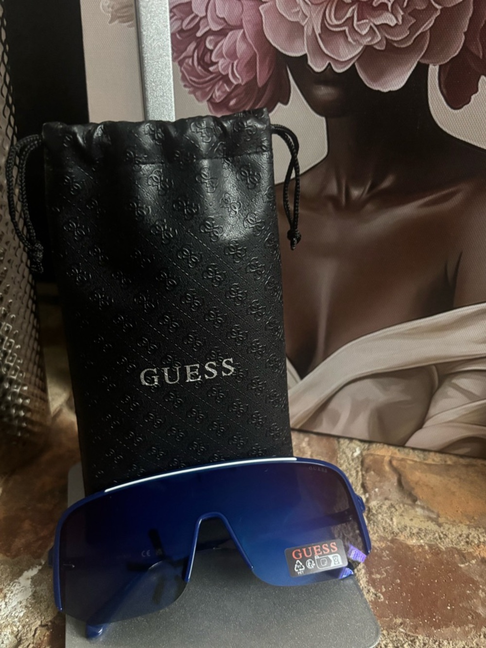 GUESS Blue Shield Sunglasses with Black Logo Pouch - Picture 3 of 5
